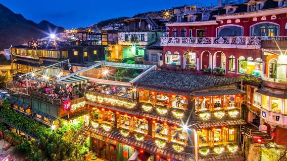 Jiufen Old Street + Shifen Old Street + Shifen Waterfall 1-day tour [Depart from Taipei | Guaranteed departure]