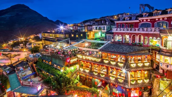 Tour di un giorno a Jiufen Old Street, Shifen Old Street e Shifen Waterfall [Partenza da Taipei | Partenza garantita]