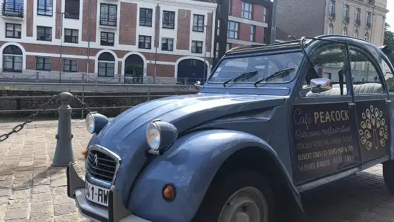 Private Lille Tour by Classic Convertible 2CV with Champagne