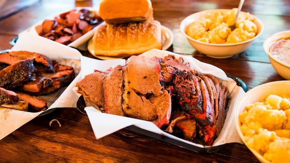 From Austin: Hill Country BBQ & Wine Shuttle