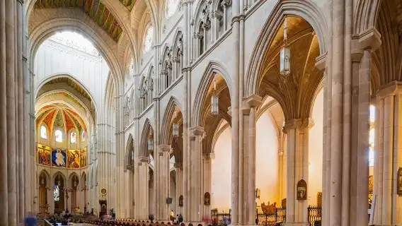 Almudena Cathedral & Royal Palace: Guided Walking Tour