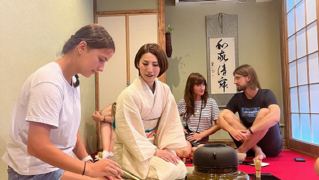 Esperienza della Cerimonia del Tè a Osaka Doutonbori