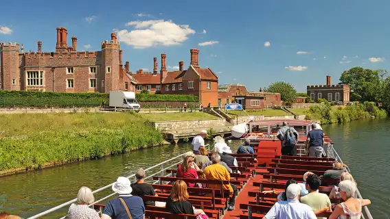 River Thames Sightseeing Cruise Experience in London, UK (optional one-way/round-trip/hop-on hop-off pass + flexible or fixed pier boarding)