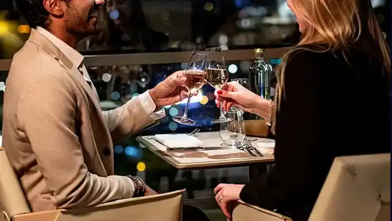 パリ エッフェル塔 マダムブラッスリー レストラン ディナー【グルメ体験/エッフェル塔】