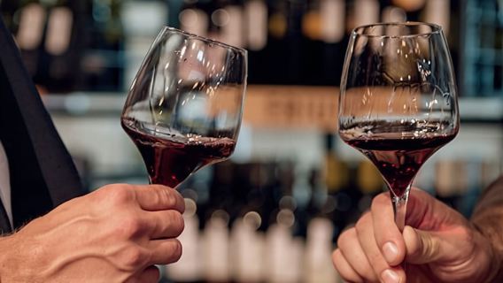 Bologna: Lawatan Mencicipi Wain di Salah sebuah Penginapan Tertua