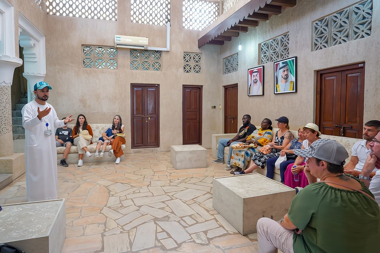 Dubai: Città Vecchia, Souk, Street Food, tour guidato e giro in Abra