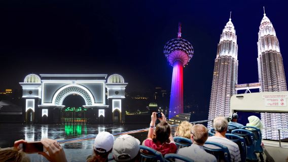 Tour nocturno en autobús turístico con paradas libres en Kuala Lumpur