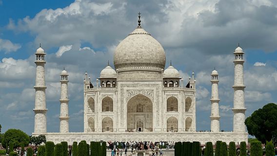 Taj Mahal & Agra Fort Tour with Skip the line & 5*Lunch