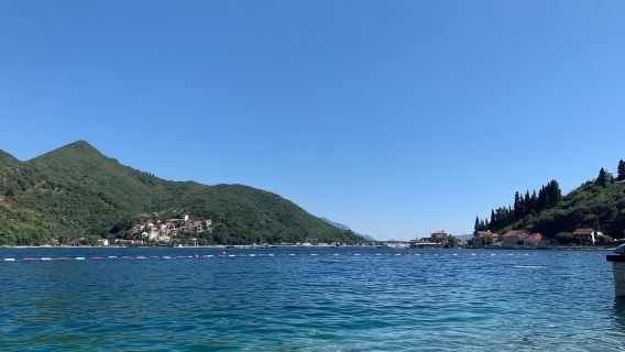 Kotor: Perjalanan Bot Indah dengan Gereja, Gua Biru & Hentian Pantai