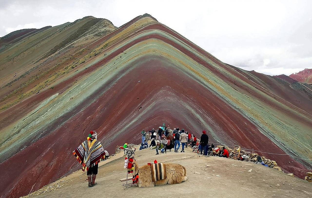 Rainbow Mountain and Red Valley Day Trip