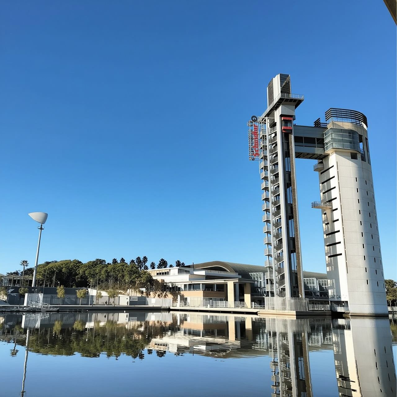 Seville: 1-Hour Guadalquivir River Cruise with Local Guide