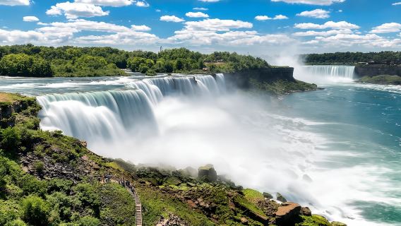 Tur Jalan Kaki Air Terjun Niagara dengan Maid of the Mist & Cave