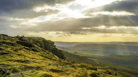 Peak District National Park + Castleton + Bakewell + Poole's Cavern [Small English-speaking Group Tour]