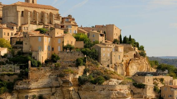 法國阿維尼翁泉水城+石頭城+魯西永-加爾橋【中文包車自由行】