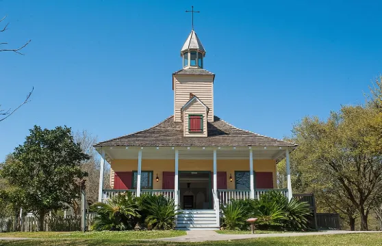 遊覽歷史悠久的弗米利恩維爾