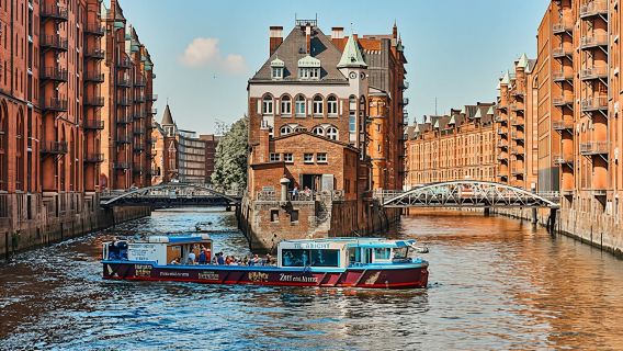 2-Hour Hamburg Port Cruise with Live Commentary