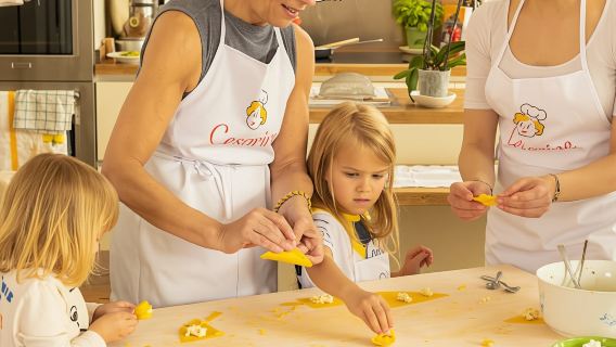 Cooking class and tasting at a Cesarina's home in Rome