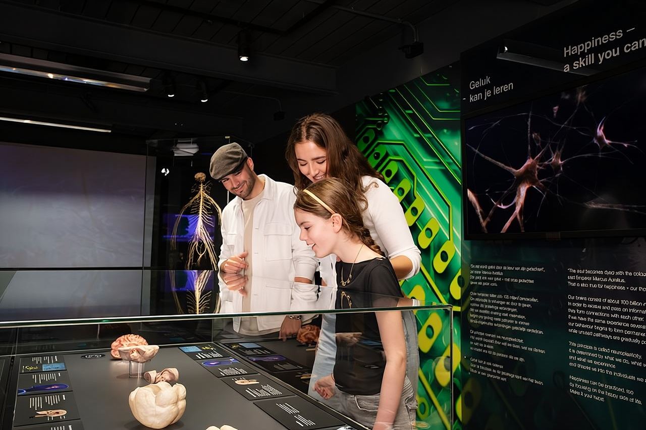 บอดี้เวิลด์ อัมสเตอร์ดัม และล่องเรือชมคลอง 1 ชั่วโมง