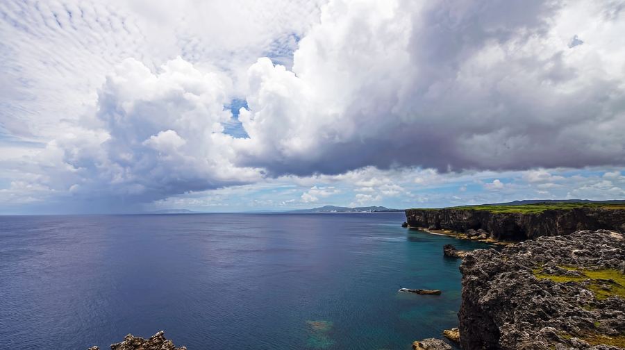 日本沖繩+萬座毛+沖繩美國村+沖繩美麗水族箱一日遊