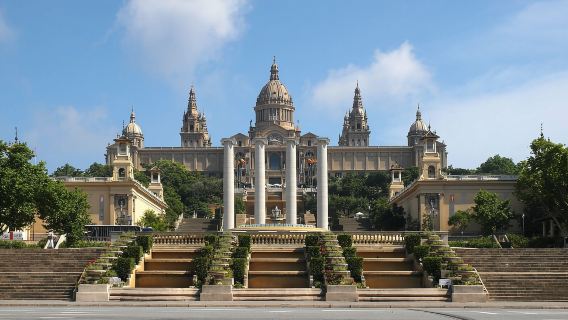 Recorrido a pie por Barcelona a través de las Exposiciones Universales y los Juegos Olímpicos