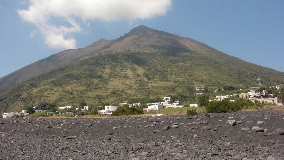 Dari Taormina: Chic Panarea and Stromboli Day Tour