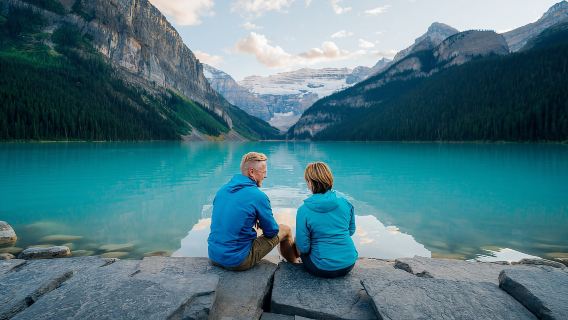 Dari Banff: Perjalanan Sehari Hiking Berpemandu di Louise & Danau Moraine