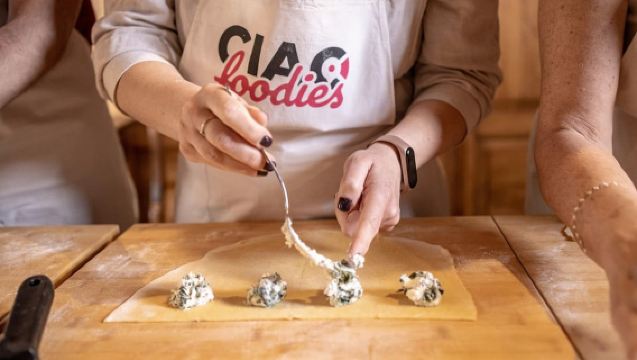 Firenze: Kelas Pasta & Tiramisu dengan Anggur Tak Terbatas