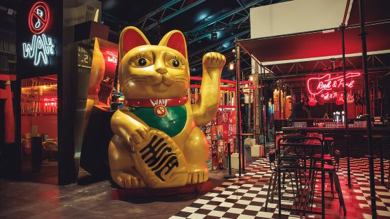 Madrid: WAH Show - Music, Dining & Party Experience