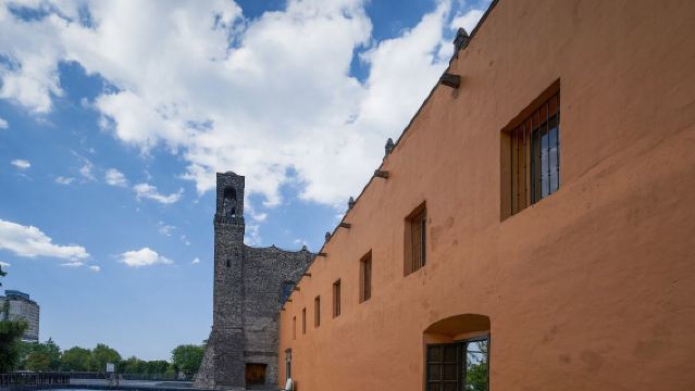 【包車】墨西哥城-三種文化廣場+日月金字塔+特奧蒂瓦坎