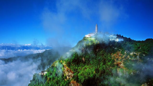 [Must-go!] Jizu Mountain One-Day Tour by Private Car: Freely Explore A Buddhist Sacred Site in Dali