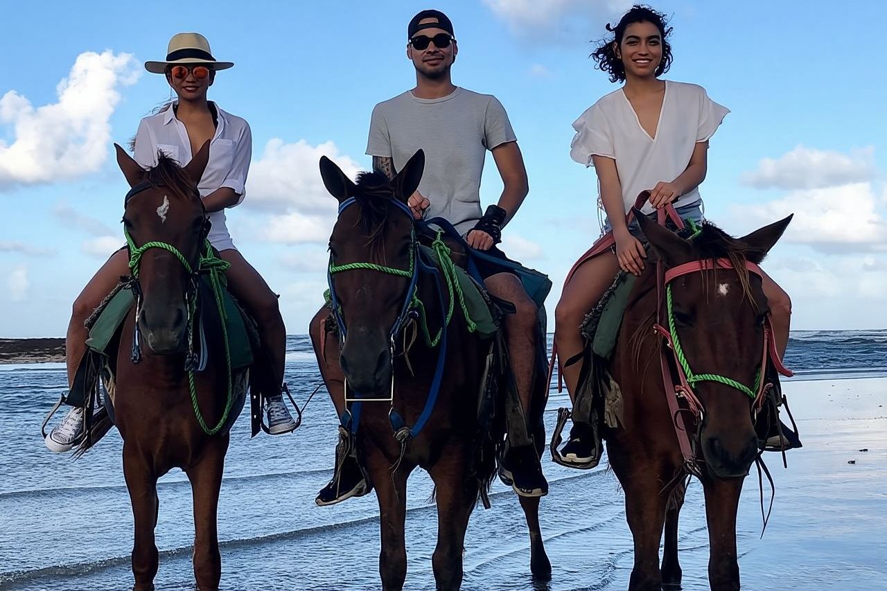 Reiten am Strand bei Sonnenuntergang in Punta Cana