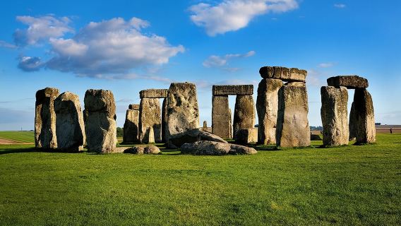 Windsor, Stonehenge and Bath Trip from London