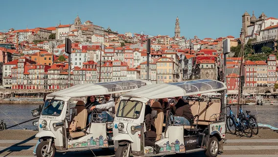 Discover Porto's Highlights on a 2-Hour Private Electric Tuk Tuk 