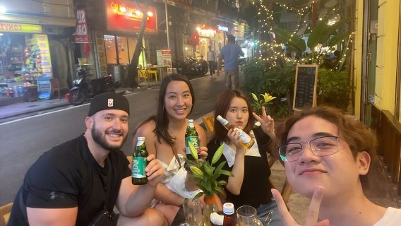 Hanoi Local Fresh Beer and Culinary Tour with Train Street Visit