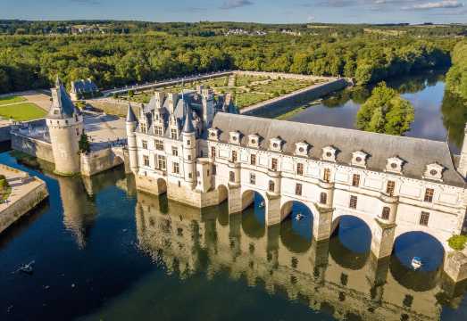 Day Tour from Paris, France to Loire Valley (Chambord Castle + Admission Ticket + Wine Tasting)
