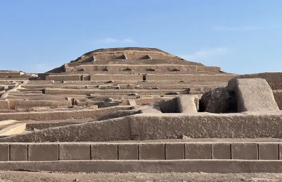 參觀卡瓦奇金字塔和紡織工坊