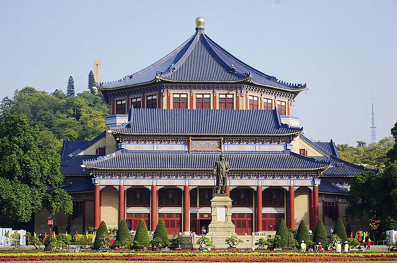 広州のプライベートガイド付き日帰りツアー（白雲山/国父記念館/陳氏書院/広州タワーなど）