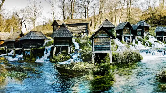 ทัวร์วันเดียว/ทัวร์หลายวัน จากซาราเยโวไปยังซาเกร็บ: น้ำตก Jajce และทะเลสาบ Pliva