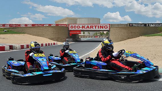 Experiencia de karts en interiores y exteriores en el Autódromo de Dubái