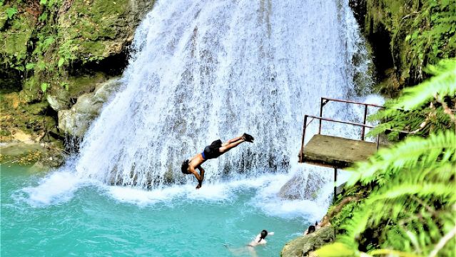 Escursione di un giorno combinata a Blue Hole, Secret Falls e Dunn's River Falls