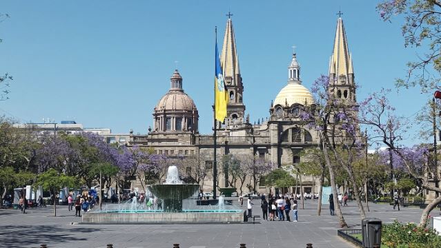 History and Murals: Walking Tour Guadalajara