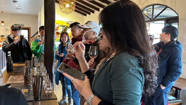 'Express' Wine Tour & Māori Culture Wānaka