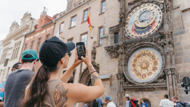 스타레 므네스토, 천문 시계 및 지하 투어 with 프라하Way