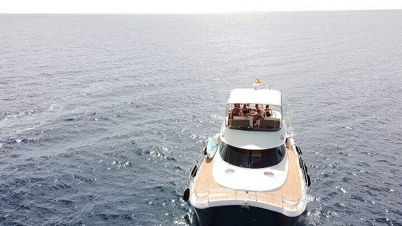 Puerto del Carmen: Catamaran Trip with Water Sports