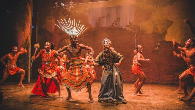 โรงละครวิกตอเรียฟอลส์ นำเสนอการแสดง Simunye: The Spirit of Africa