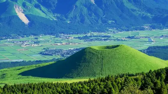 ทัวร์ 1 วัน ภูเขาไฟอะโซะ + ทุ่งหญ้าคุซูเซนริว + คุโรคาวะออนเซน พร้อมบริการรถรับส่งภูเขาไฟอะโซะฟรี