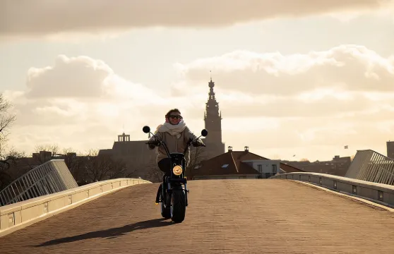 在奈梅亨體驗2小時的直升機駕駛之旅