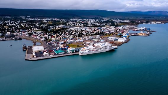 Akureyri: Super Jeep Tour with Icelandic Snacks