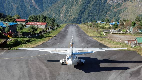 tiket masuk pesawat Everest Trek dari Kathmandu ke Lukla