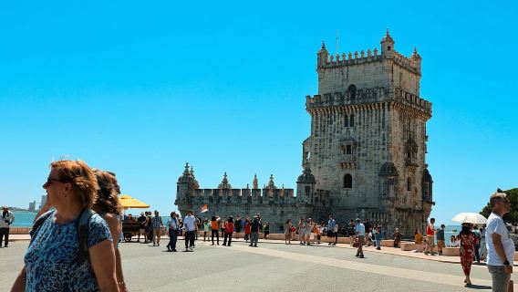 Лиссабон: Синтра для небольших групп, дворец Пенья, Кашкайш и Белен.